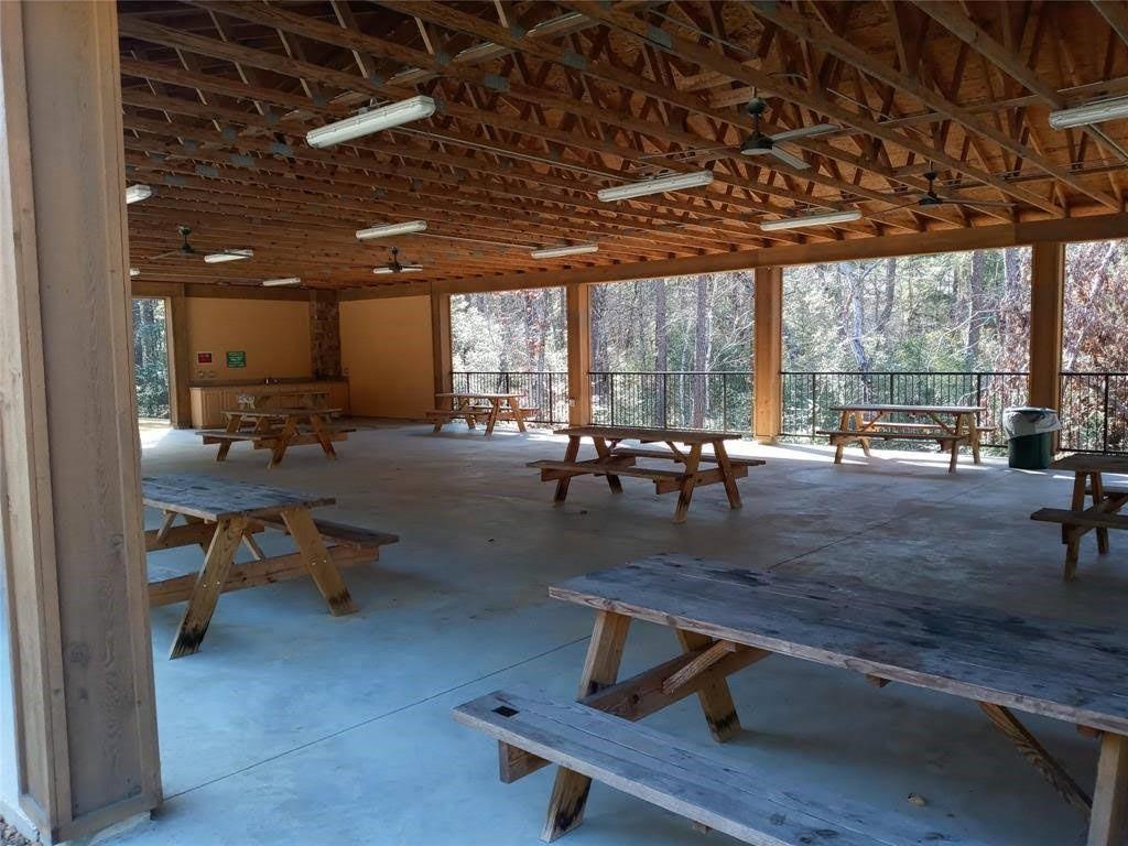 Need outdoor space for a birthday party or large gathering ? This community has a Pavillion.