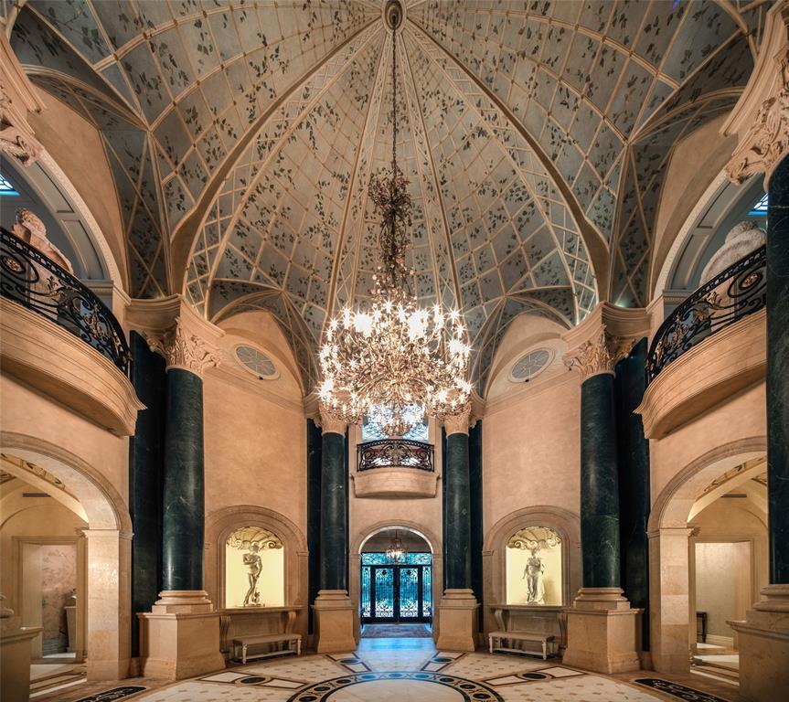 The majestical grandeur of the Rotunda serves as a fabulous Reception Hall for entertaining.