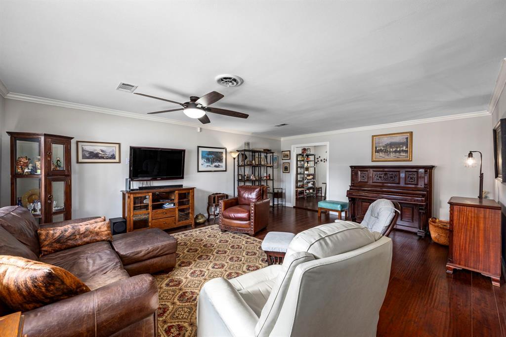 Spacious and bright living room.  A great space for family and friend get togethers!