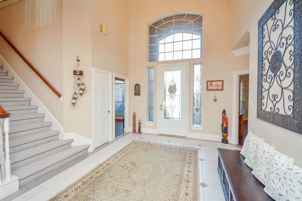 A very inviting front foyer.