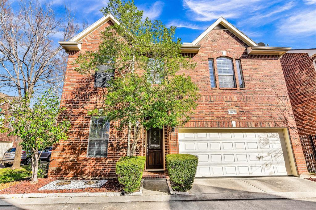 Stunning, updated stand-alone Patio Home in gated community of 26 homes. Location! Location! The Park at Fairdale offers easy Access to 59, 610 and Westpark Tollway. Minutes from Galleria, Greenway Plaza and Downtown.