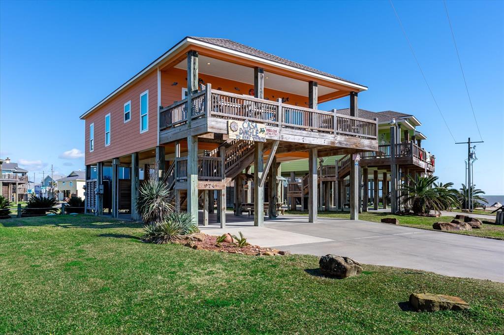 The beach cottage with coveted, close-up beach view is located in charming and friendly Crystal Beach onBolivar Peninsula. Fishing, crabbing, birding, suntanning, golf cart riding. Historic Galveston Island is just a ferry ride away. The possibiities are endless.