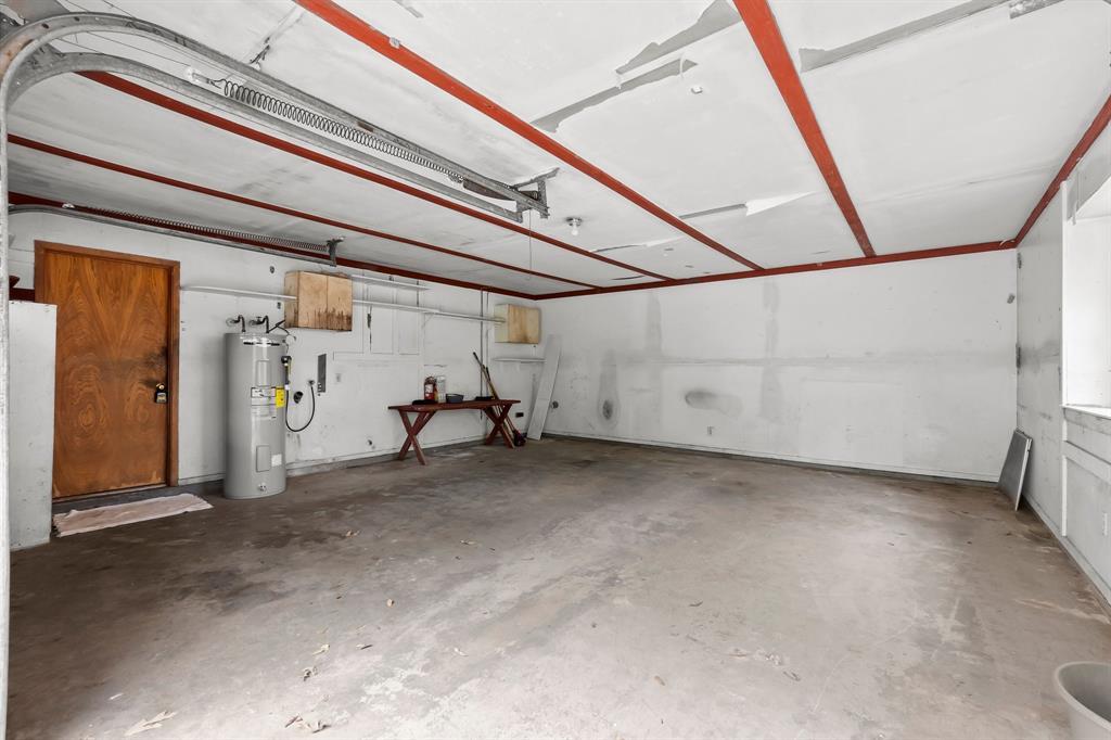 Garage area/Newer Gas Waterheater