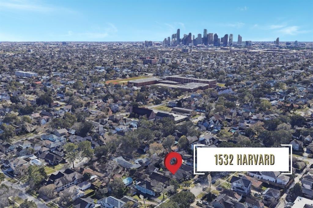 Aerial view of 1532 Harvard looking toward downtown Houston.