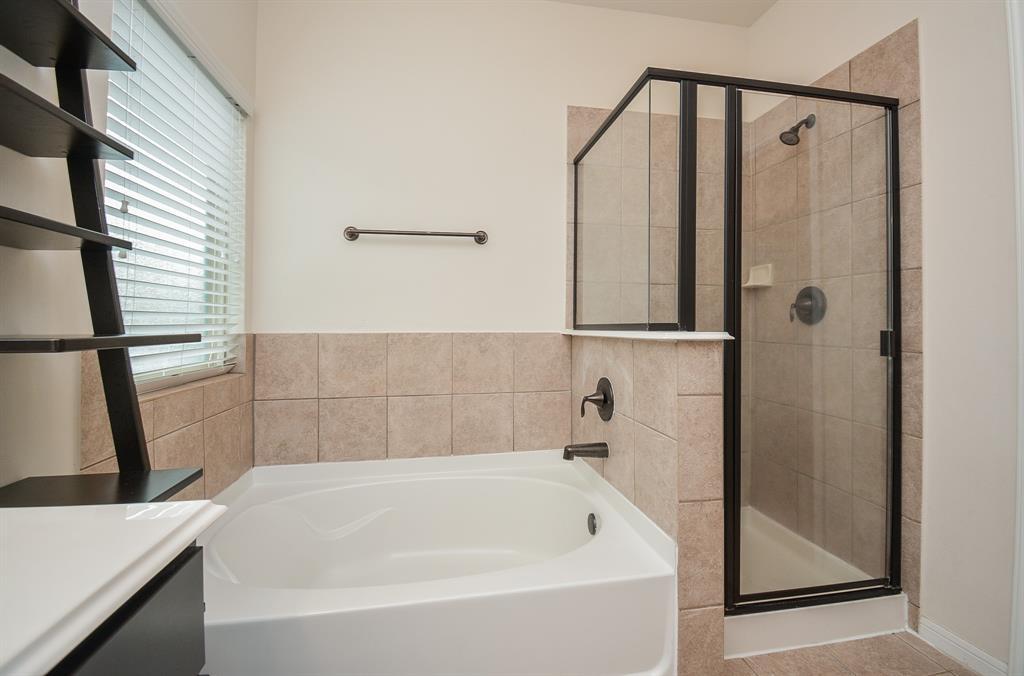 You have options after move in day ends: a long luxurious soak or a quick refreshing shower!