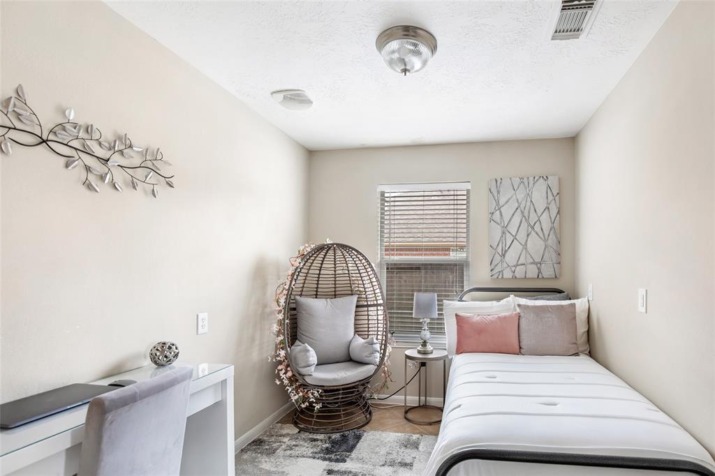 Say Hello to this Lovely Quant Bonus Room. This conversion, was added in 2021, and is currently being used as a Guest Room. Just Imagine all of the possibilities, for this space. Perfect for Office Space, Play Room, or Craft Room, or whatever your heart desires.