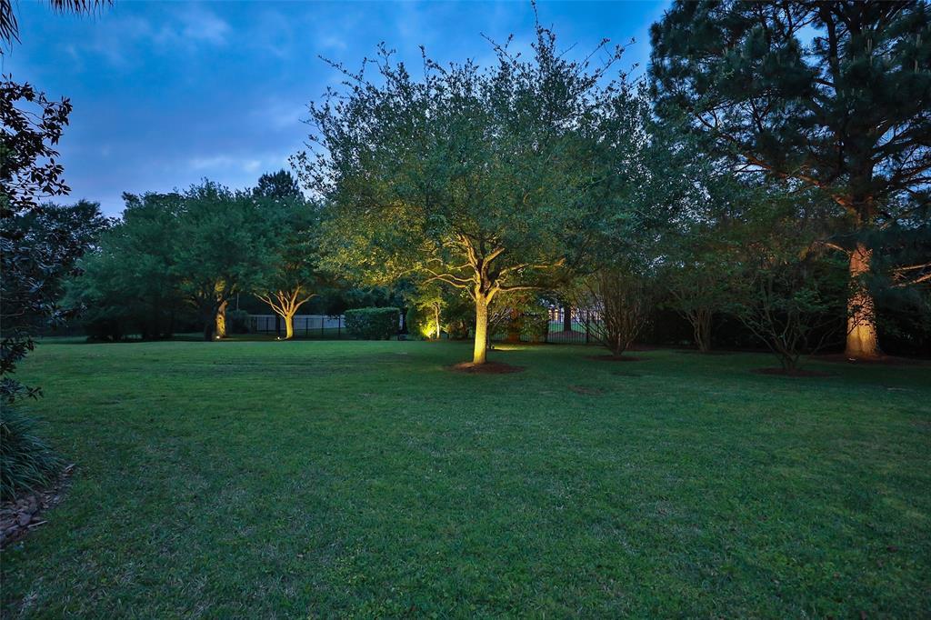 It looks even more idyllic in the evening with the landscape lighting aglow.