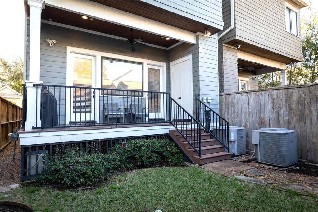 Enjoy outdoor activities on the covered porch and grassy yard!