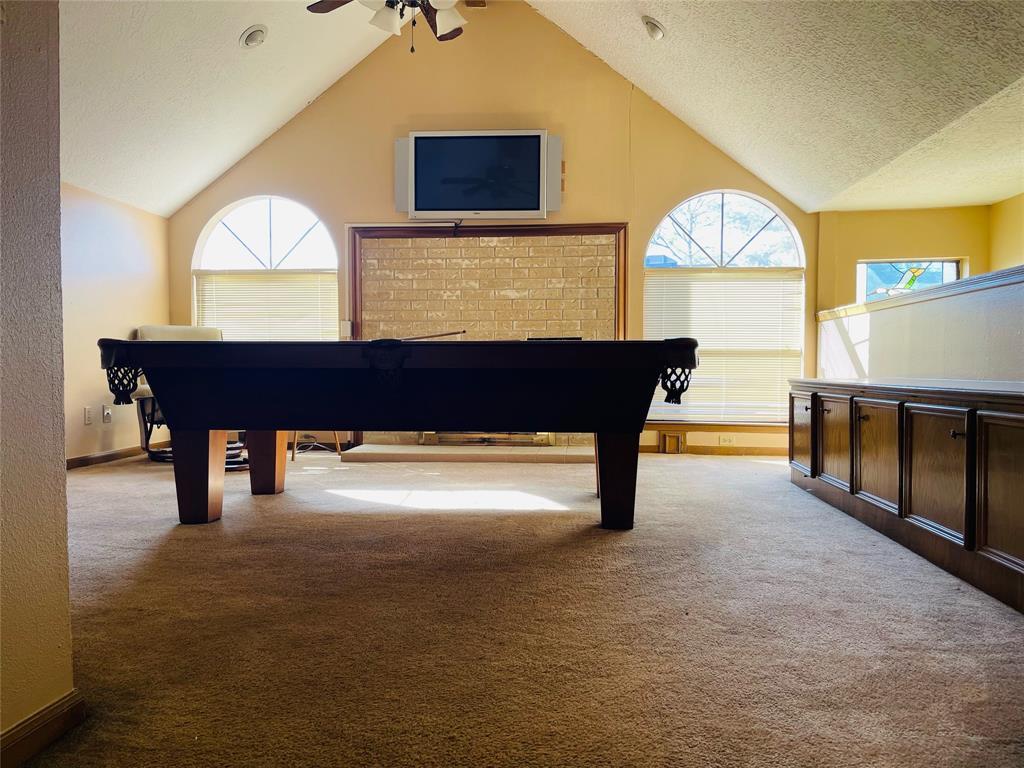 Game room great for entertaining